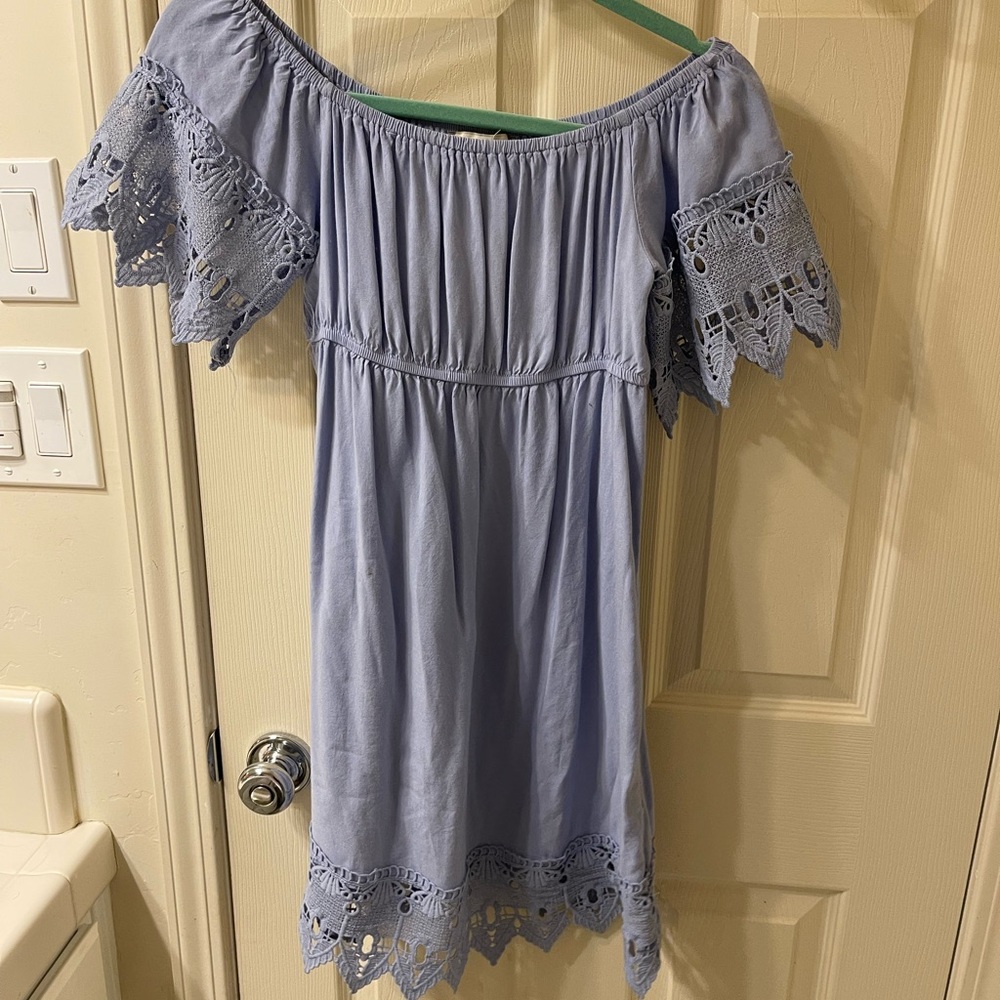 Off or on the shoulder periwinkle dress. Size small. Bundle to save.